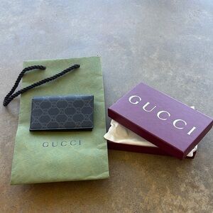 GUCCI GG Emblem Bi-Fold Long Card Case Leather Black New in box with bag